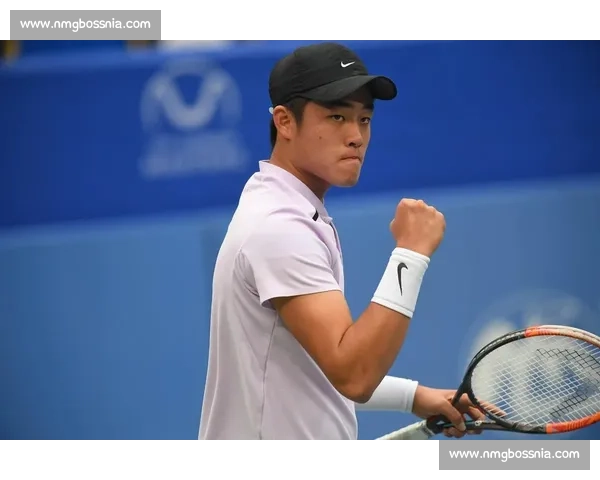 谁能挡我羽坛小将赛场内外，展现少年锐气！